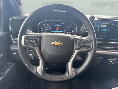 Used 2025 Chevrolet Silverado 2500 LT AWD/4WD image 15