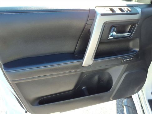 Used 2023 Toyota 4Runner Limited AWD/4WD image 23