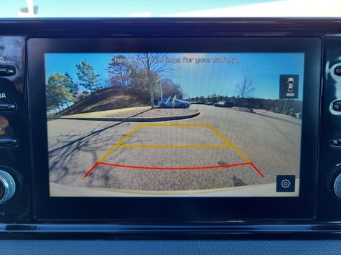 Used 2021 Kia K5 LXS image 10