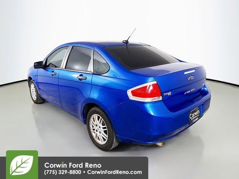 Used 2010 Ford Focus SE image 5