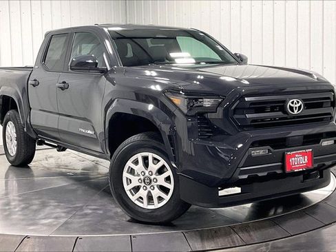 New 2026 Toyota Tacoma SR5 image 2