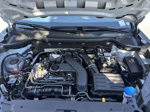 New 2026 Volkswagen Taos SE image 26