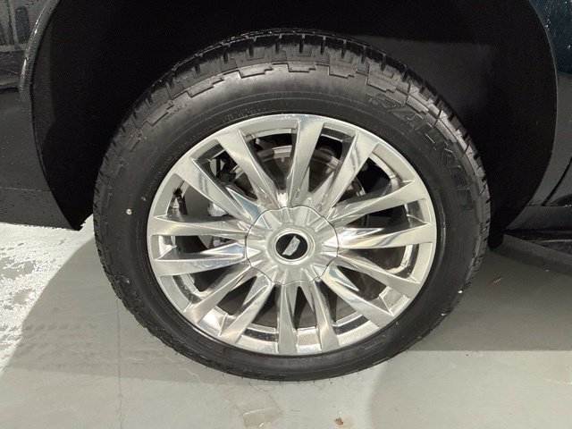 Used 2024 Cadillac Escalade Premium Luxury AWD/4WD image 12