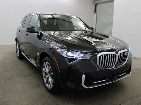 Used 2025 BMW X5 xDrive50e AWD/4WD image 6