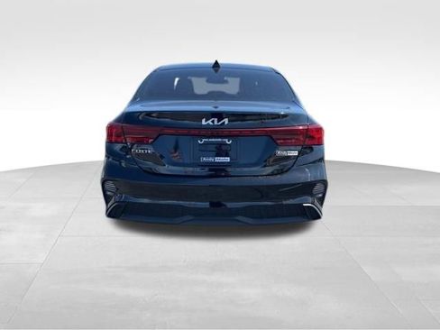 Certified 2024 Kia Forte LXS image 7