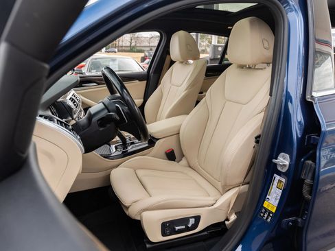 Used 2019 BMW X4 xDrive30i w/ Premium Package image 16