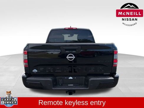 Used 2023 Nissan Frontier SV w/ Midnight Edition Package AWD/4WD image 6