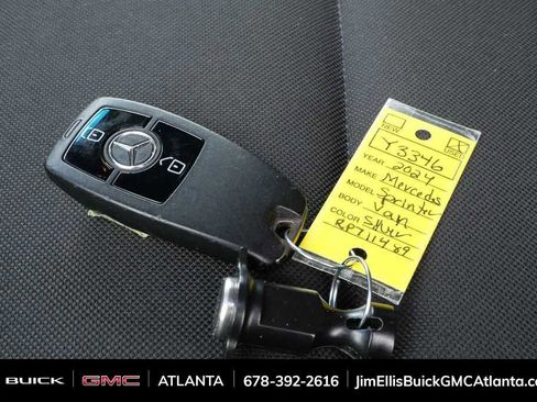 Used 2024 Mercedes-Benz Sprinter 2500 image 37