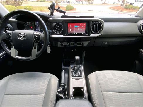 Used 2018 Toyota Tacoma SR5 image 15