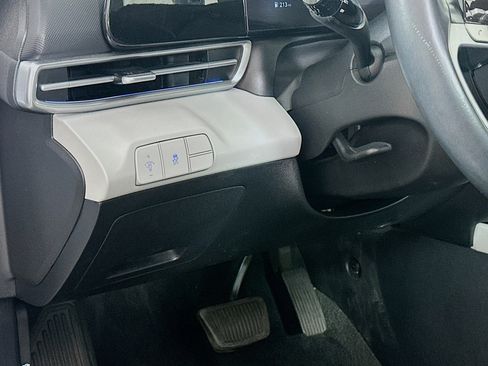 Used 2024 Hyundai Elantra Limited FWD image 17