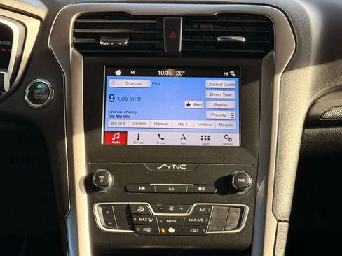 Used 2019 Ford Fusion SE image 28