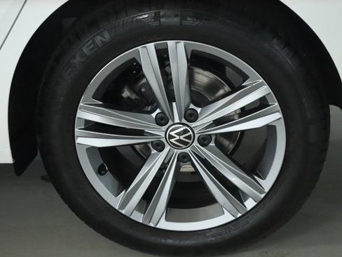 Used 2024 Volkswagen Jetta SE w/ Panoramic Sunroof Package FWD image 39