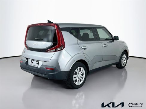 Certified 2022 Kia Soul LX FWD image 5