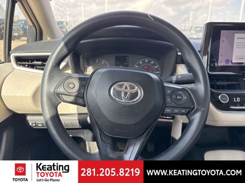 Used 2025 Toyota Corolla LE image 17