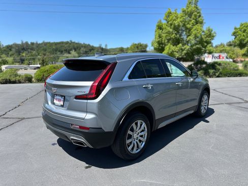 Used 2023 Cadillac XT4 Premium Luxury image 5