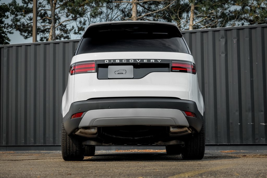Used 2025 Land Rover Discovery S AWD/4WD image 7