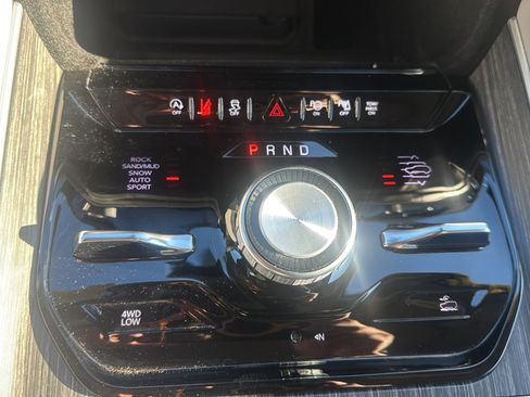 Used 2023 Jeep Wagoneer Series III w/ Premium Group I image 46