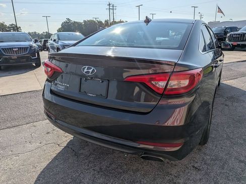 Used 2015 Hyundai Sonata SE w/ Option Group 09 FWD image 4