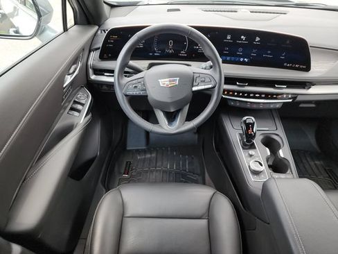 Used 2025 Cadillac XT4 Premium Luxury FWD image 19