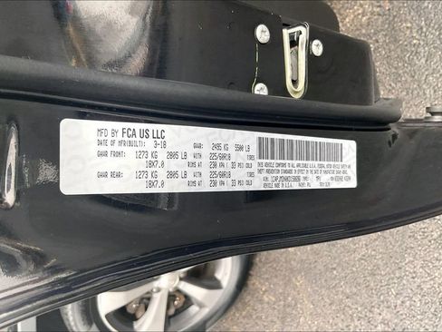 Used 2019 Jeep Cherokee Limited image 35