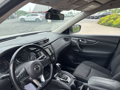 Used 2020 Nissan Rogue SV AWD/4WD image 11