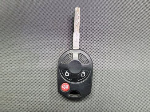 Used 2019 Ford Escape S image 32