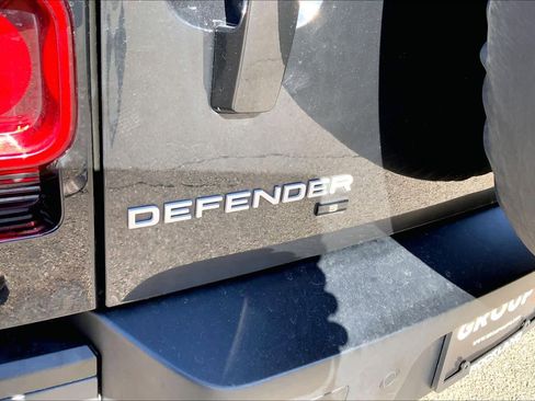 Used 2020 Land Rover Defender 110 S image 29