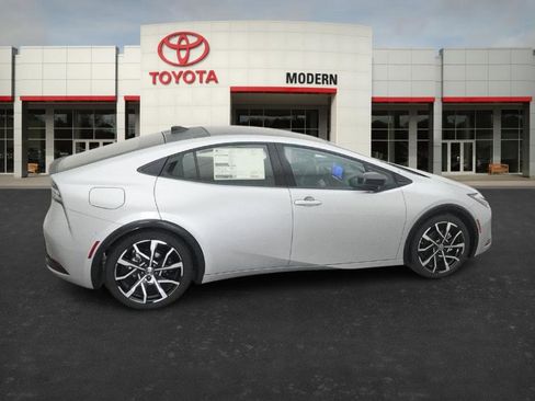 New 2026 Toyota Prius Plug-In Hybrid image 24