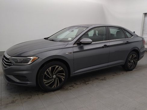 Used 2019 Volkswagen Jetta SEL Premium image 2