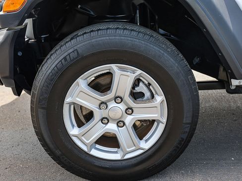 Used 2020 Jeep Wrangler Sport AWD/4WD image 23