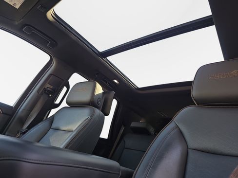 Used 2024 Chevrolet Tahoe High Country image 29