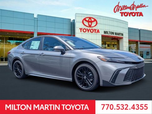 New 2026 Toyota Camry SE FWD image 1