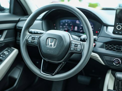 Used 2025 Honda Accord LX image 19