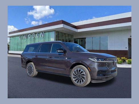 Certified 2025 Lincoln Navigator L Black Label image 1