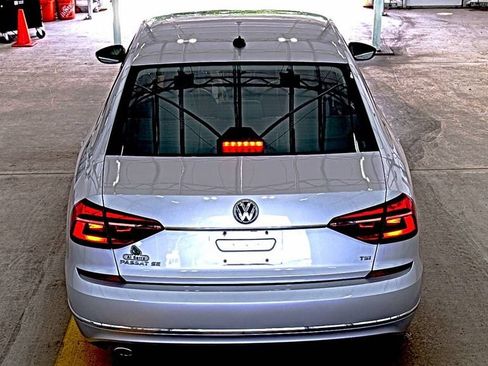 Used 2018 Volkswagen Passat 2.0T SE FWD image 5