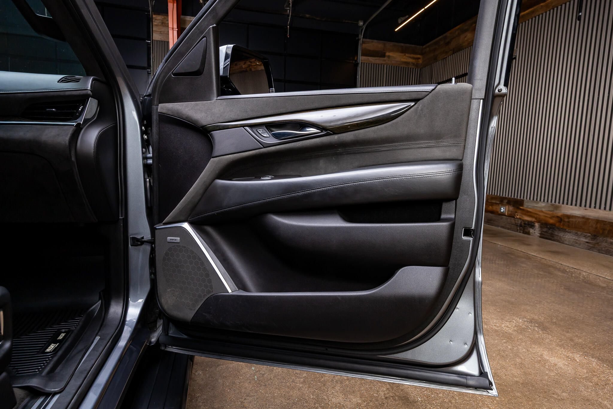 Used 2019 Cadillac Escalade Platinum AWD/4WD image 37