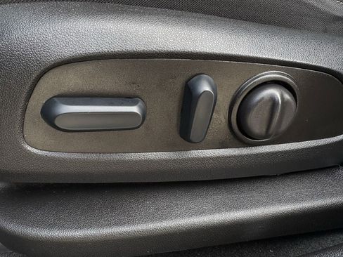 Used 2023 GMC Acadia SLE w/ Driver Convenience Package image 27