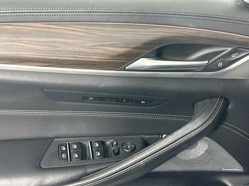Used 2018 BMW M550i xDrive image 18
