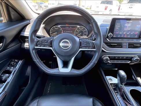 Used 2024 Nissan Altima 2.5 SR FWD image 6