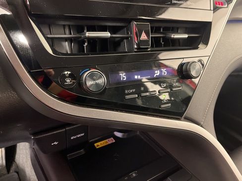 Used 2022 Toyota Camry XSE image 30