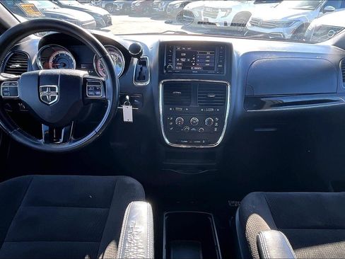 Used 2017 Dodge Grand Caravan SE FWD image 15