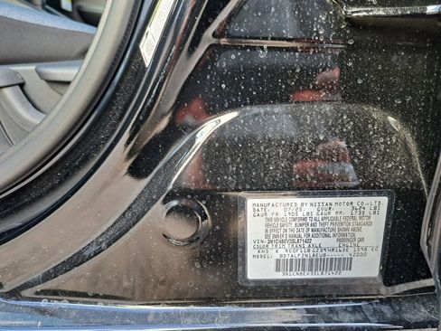 Used 2025 Nissan Versa SV w/ Trunk Package image 31