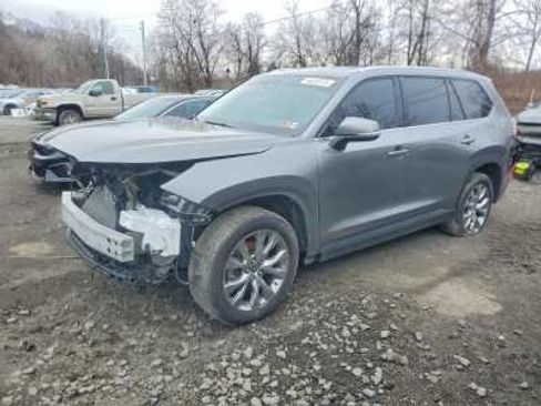 Used 2025 Toyota Grand Highlander AWD image 3