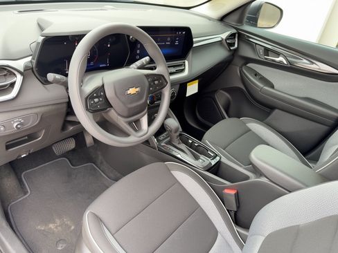 Certified 2026 Chevrolet TrailBlazer LS w/ LS Convenience Package FWD image 4