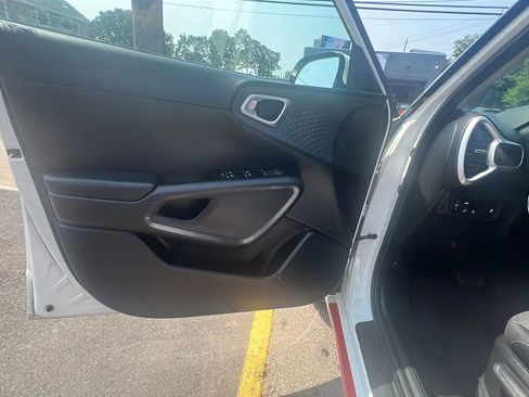 Used 2021 Kia Soul GT-Line FWD image 22