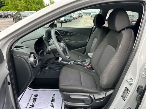 Certified 2022 Hyundai Kona SEL AWD/4WD image 9