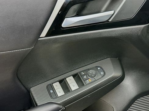 Used 2024 Mitsubishi Outlander SE AWD/4WD image 15