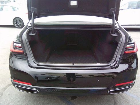 Used 2020 BMW 740i RWD image 15