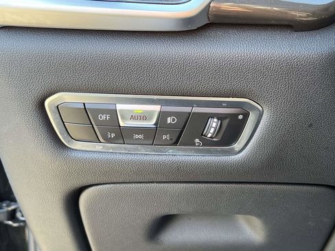 Used 2022 BMW X6 xDrive40i w/ Executive Package image 21