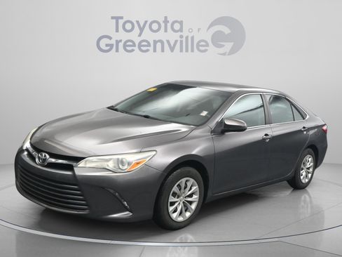 Used 2015 Toyota Camry LE FWD image 1